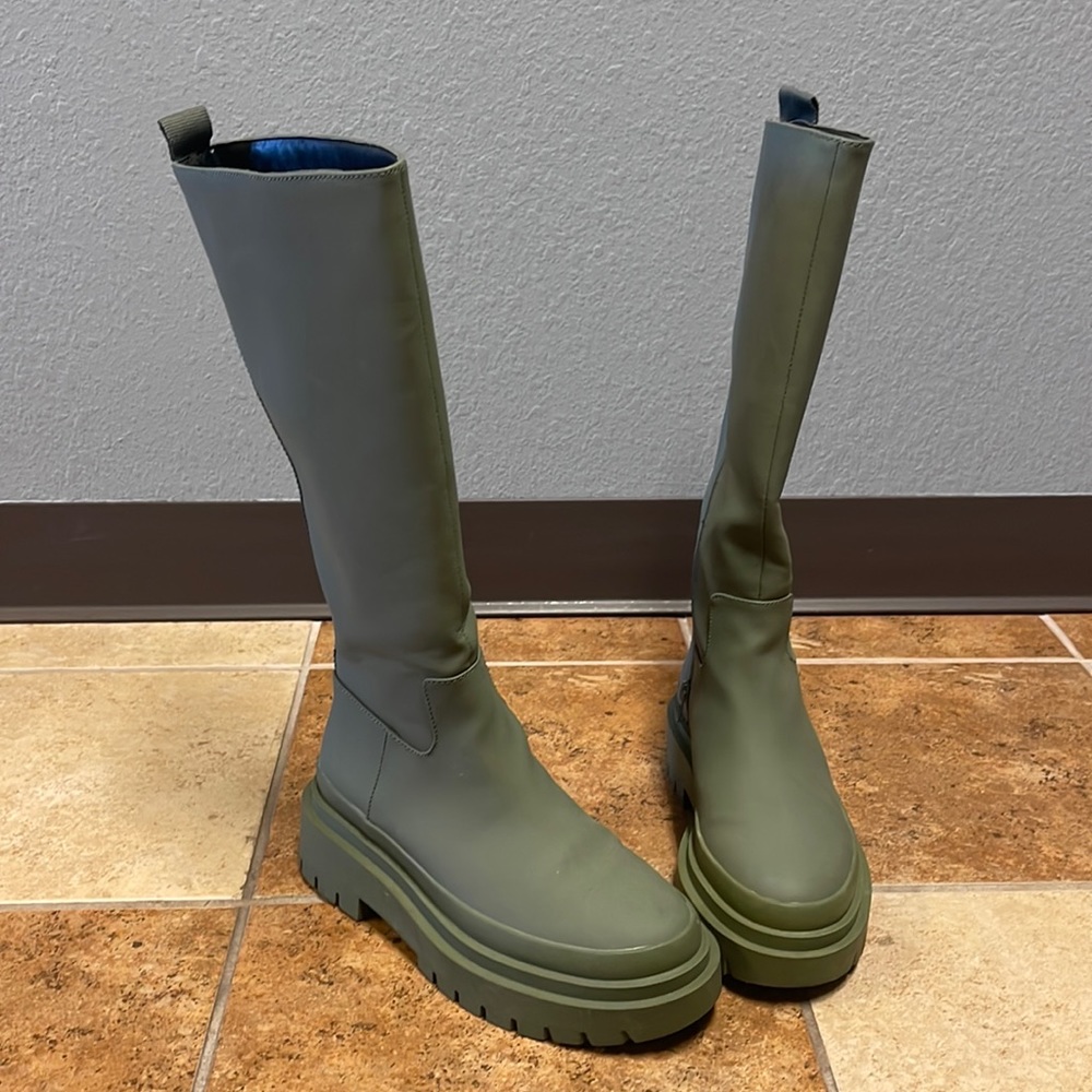 Steve Madden Cool Planet Boots green